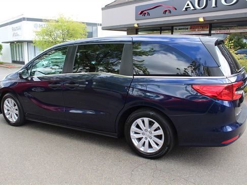 Used 2021 Honda Odyssey LX image 3