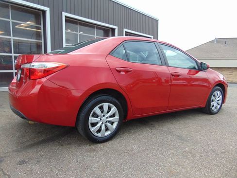 Used 2015 Toyota Corolla LE image 9