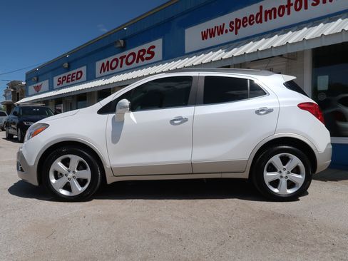 Used 2015 Buick Encore Convenience FWD image 3
