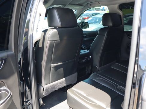 Used 2020 Chevrolet Suburban LT AWD/4WD image 11