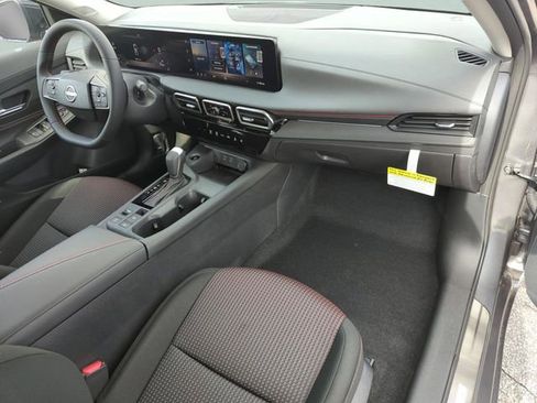 New 2026 Nissan Sentra SR w/ Floor Mat Package FWD image 22