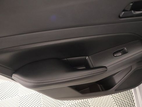 Used 2024 Nissan Altima 2.5 SV image 15