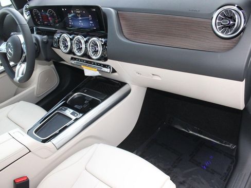 Used 2026 Mercedes-Benz GLA 250 image 32