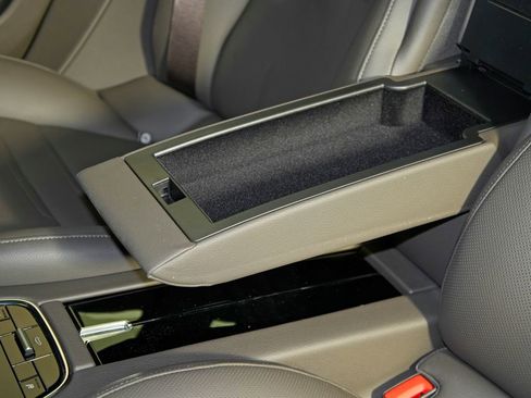 Certified 2022 Porsche Panamera 4 AWD/4WD image 37