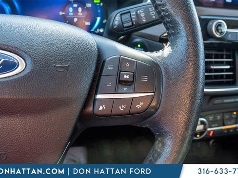 Used 2020 Ford Escape Titanium image 13