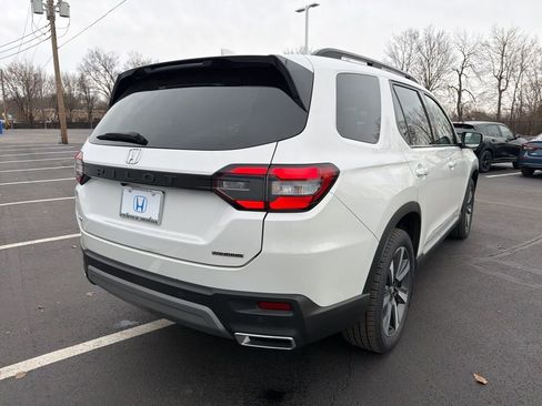 Certified 2023 Honda Pilot Touring image 5