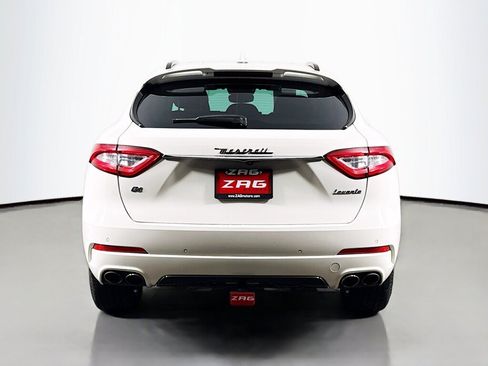 Used 2018 Maserati Levante GranSport AWD/4WD image 4