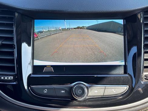 Used 2018 Chevrolet Trax LT w/ LT Convenience Package FWD image 19