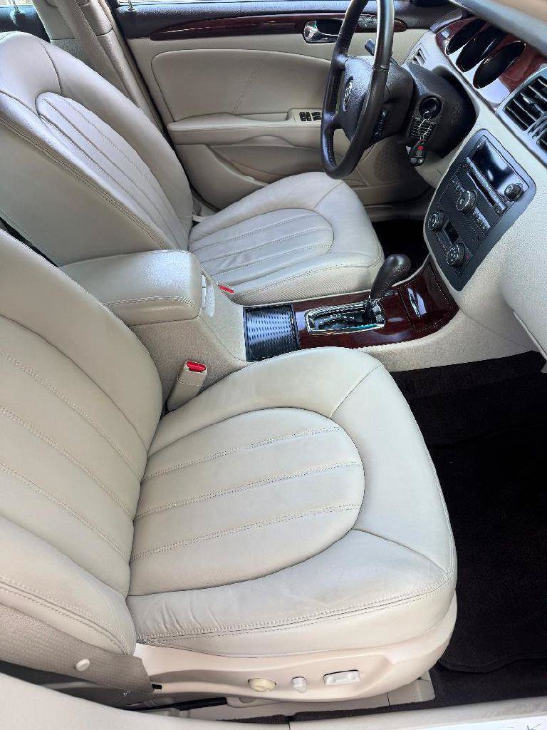 Used 2007 Buick Lucerne CXL w/ Luxury Package FWD image 23