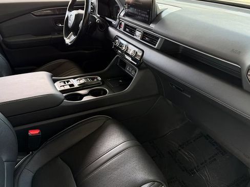 Certified 2024 Honda Pilot Elite image 20