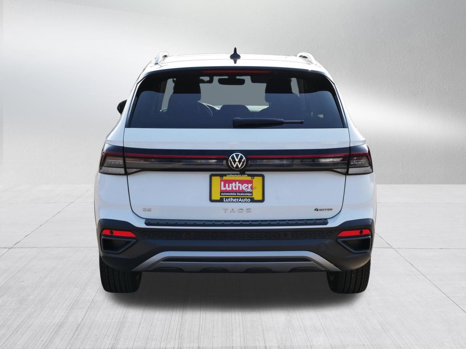 Certified 2025 Volkswagen Taos SE AWD/4WD image 6