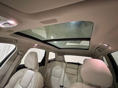 Used 2018 Volvo XC60 T8 Inscription image 49