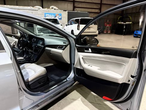 Used 2017 Hyundai Sonata Limited FWD image 25