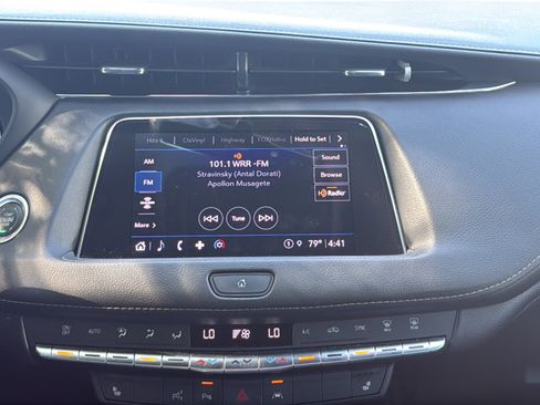 Used 2022 Cadillac XT4 Premium Luxury w/ Enhanced Visibility Package FWD image 18