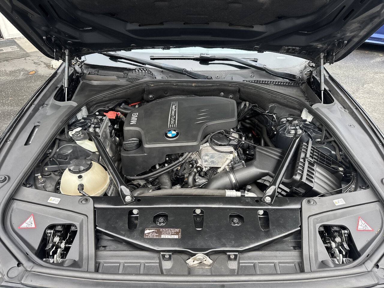 Used 2013 BMW 528i xDrive Sedan AWD/4WD image 12