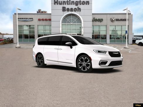 New 2026 Chrysler Pacifica Pinnacle image 11