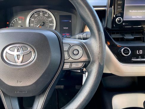 Used 2022 Toyota Corolla LE FWD image 24