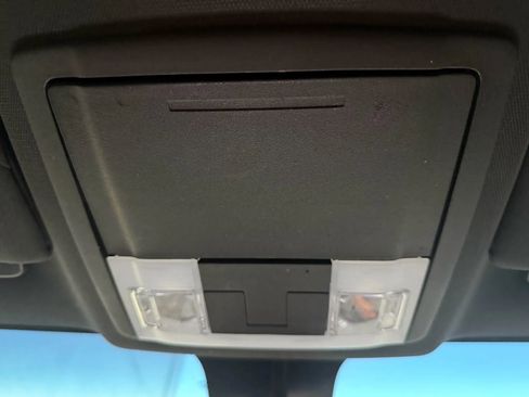 Used 2018 Ford Taurus SEL w/ Equipment Group 201A image 23