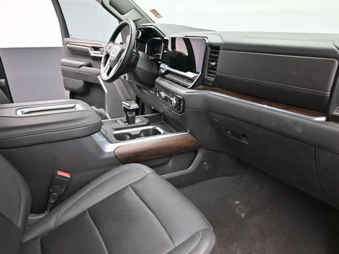 Used 2022 GMC Sierra 1500 SLT w/ SLT Convenience Package AWD/4WD image 18