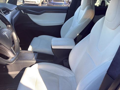 Used 2018 Tesla Model X P100D image 9