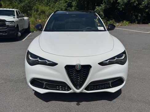 Used 2025 Alfa Romeo Stelvio Sprint w/ Veloce Package AWD/4WD image 2