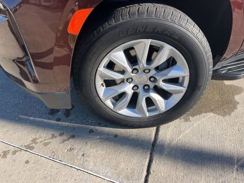 Used 2023 Chevrolet Tahoe LT image 34