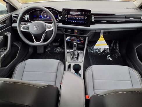 New 2026 Volkswagen Jetta SE image 6