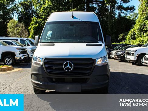 Used 2024 Mercedes-Benz Sprinter 2500 image 8