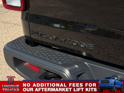 Used 2022 Jeep Gladiator Sport image 10