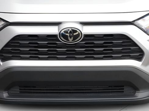 Certified 2024 Toyota RAV4 XLE AWD/4WD image 8