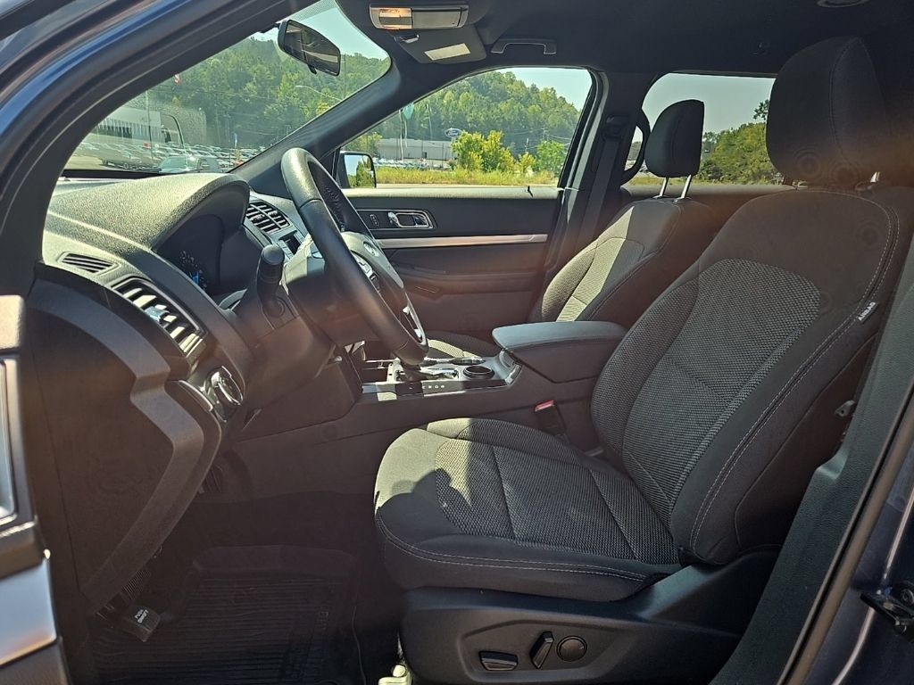 Used 2019 Ford Explorer XLT FWD image 15