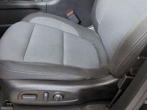 Used 2022 Chevrolet Traverse LT image 20