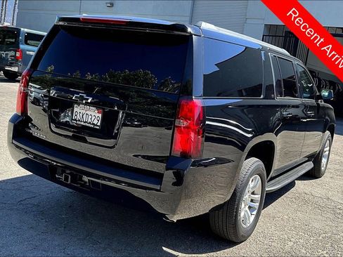 Used 2019 Chevrolet Suburban LT image 4