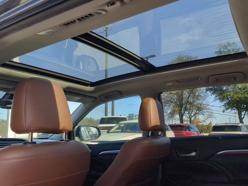 Used 2019 Toyota Highlander Limited Platinum image 21