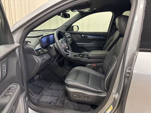 Used 2025 Buick Enclave Sport Touring FWD image 16