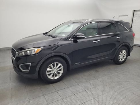 Used 2017 Kia Sorento AWD image 2