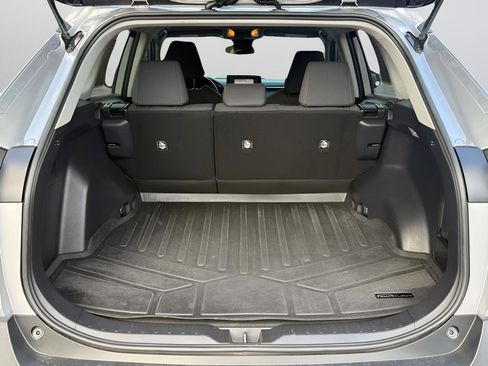 Used 2021 Toyota RAV4 LE image 30