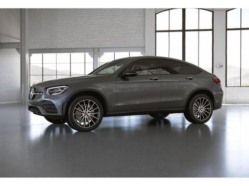 Used 2023 Mercedes-Benz GLC 300 4MATIC Coupe image 38