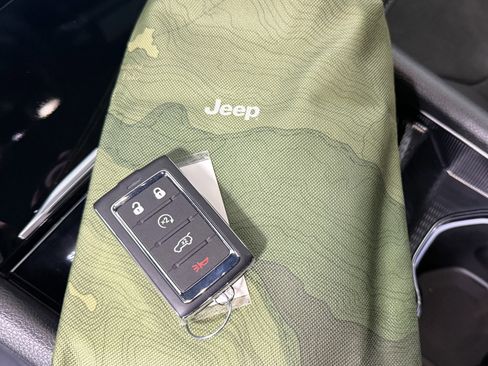 New 2026 Jeep Grand Cherokee L 4WD image 23