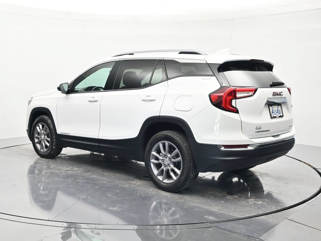 Used 2024 GMC Terrain SLT AWD/4WD image 7