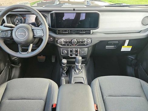Used 2026 Jeep Wrangler Unlimited Sport AWD/4WD image 25