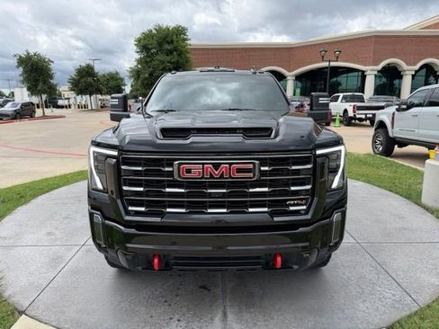 Used 2024 GMC Sierra 2500 AT4 w/ AT4 Preferred Package AWD/4WD image 2