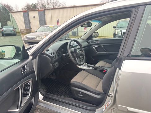 Used 2007 Subaru Outback 2.5i image 11