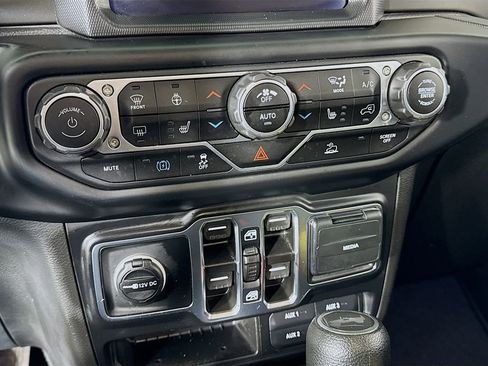 Used 2023 Jeep Wrangler Unlimited w/ Cold Weather Group AWD/4WD image 18