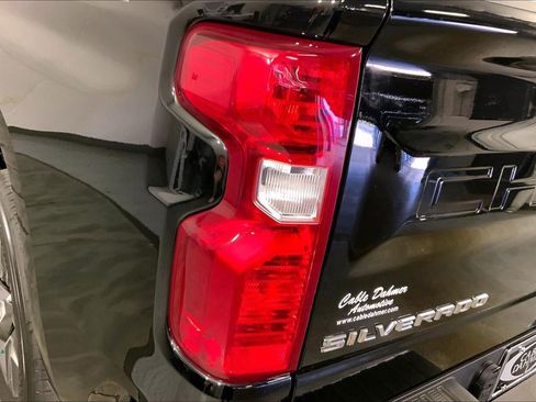 Used 2023 Chevrolet Silverado 1500 LT AWD/4WD image 27