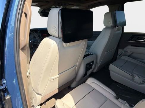 New 2026 GMC Yukon XL Denali w/ Denali Reserve Package image 13