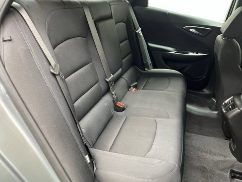 Used 2025 Chevrolet Malibu LT FWD image 16
