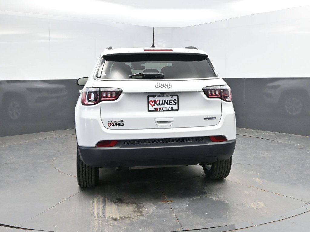 Used 2024 Jeep Compass Latitude AWD/4WD image 6