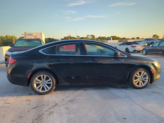 Used 2015 Chrysler 200 Limited w/ Convenience Group FWD image 4