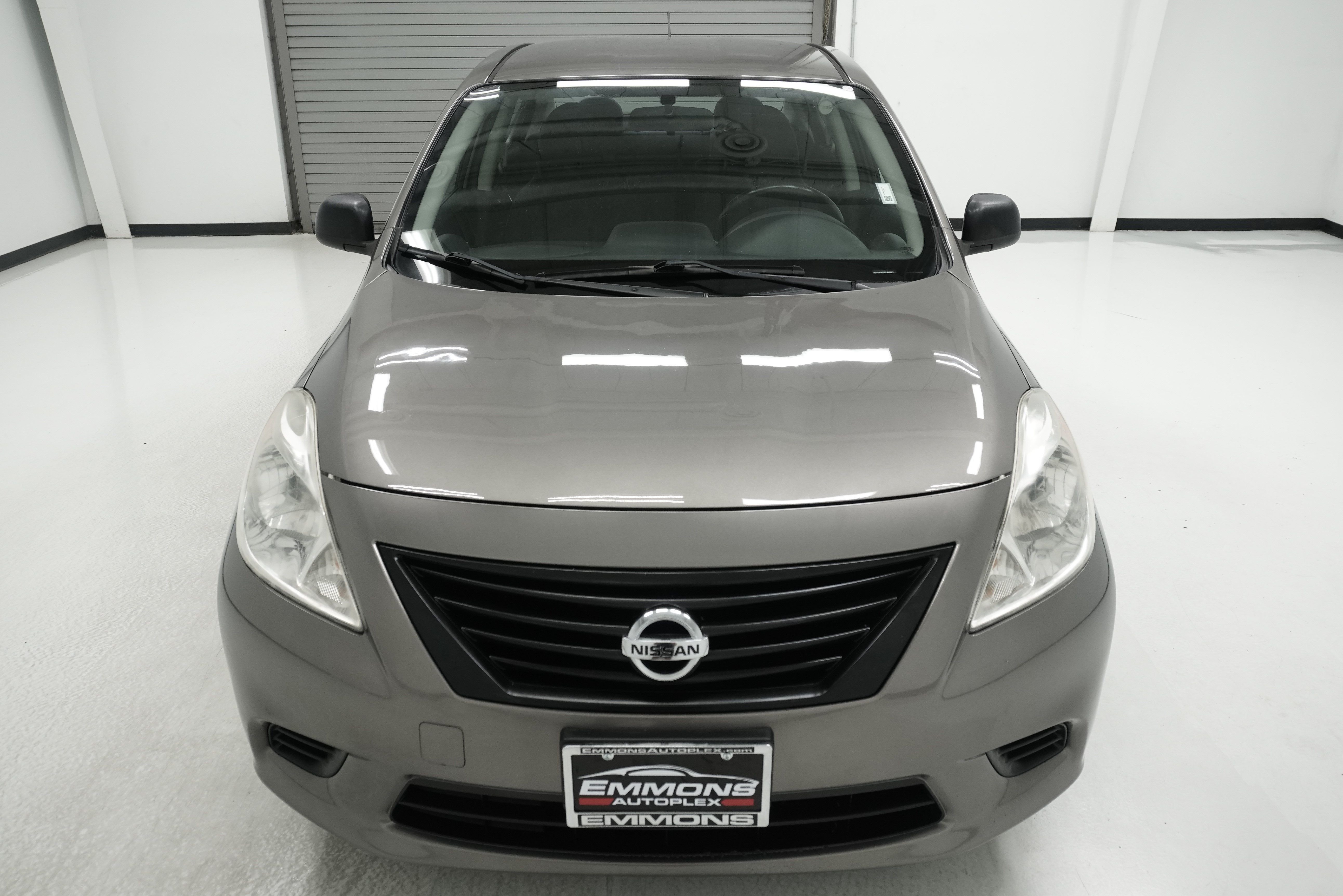 Used 2014 Nissan Versa S Plus FWD image 2